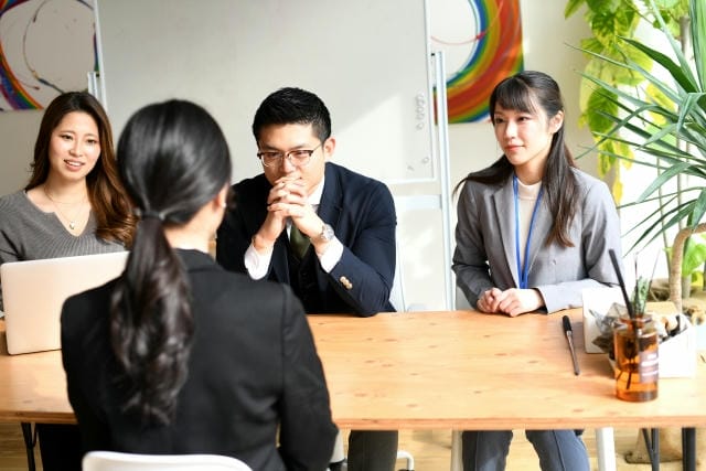 メーカー業界の初任給ランキングから見る本当に得する企業の選び方